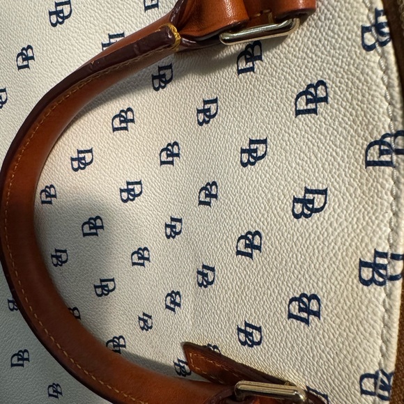 Dooney & Bourke Cream and Tan Shoulder Bag - Picture 6 of 8